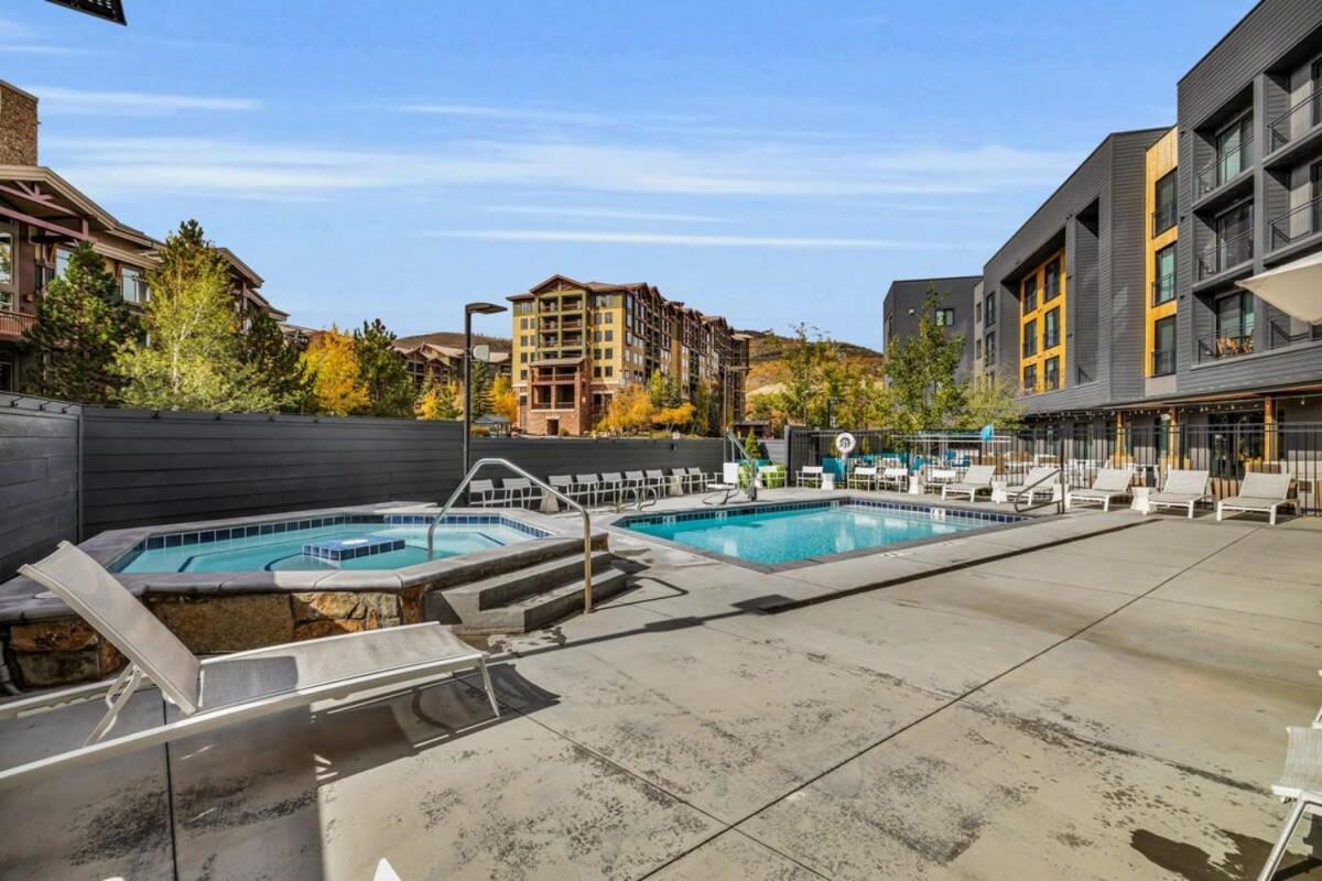 Ski-In Ski-Out Canyons Village Retreat 帕克城 外观 照片